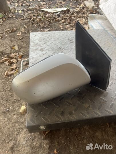 Тойота королла е 150 (зеркала оригинал)