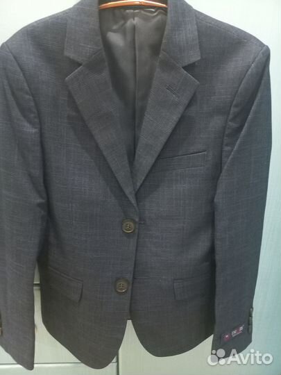 Костюм на мальчика новый 128 р