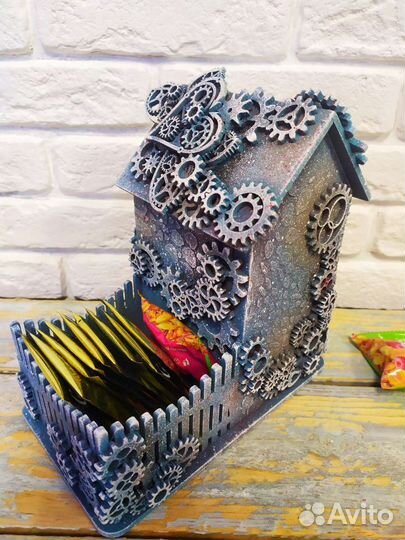 Для хранения чайных пакетиков.домик