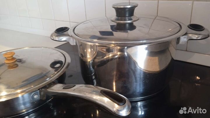 Кастрюля большая и большая сковородка