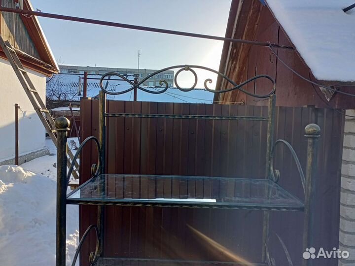 Кованый стеллаж