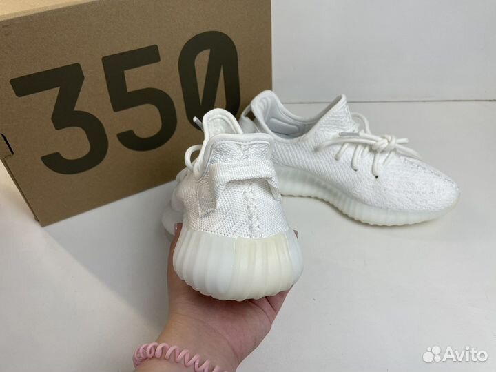 Кроссовки Adidas Yeezy Boost 350 v2