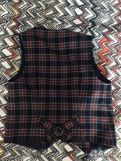 Жилет и галстук для школьника рост 134