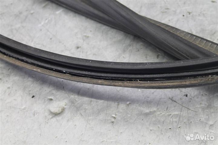 Уплотнитель багажника Ford Fiesta MK 6 2008-2013