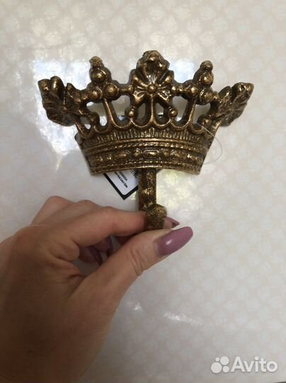 Крючки на стену