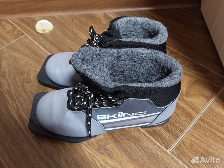 Лыжные ботинки