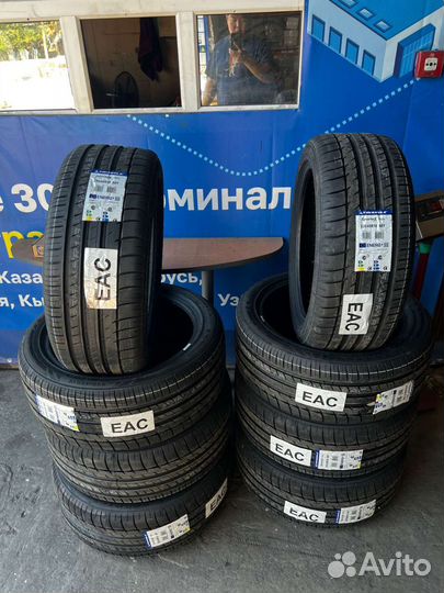 Triangle Sports TH201 235/45 R18 98Y