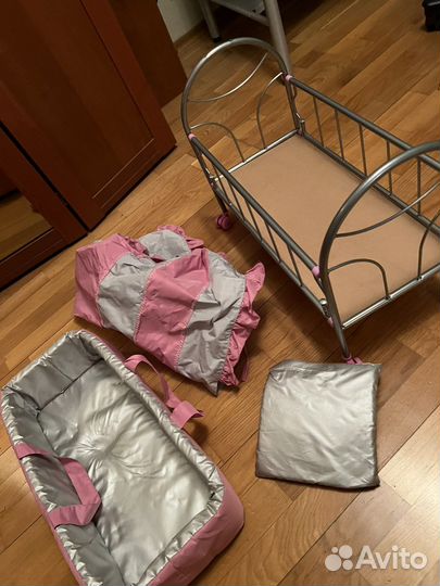 Кроватка для куклы с балдахином