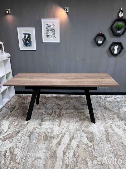 Стол обеденный