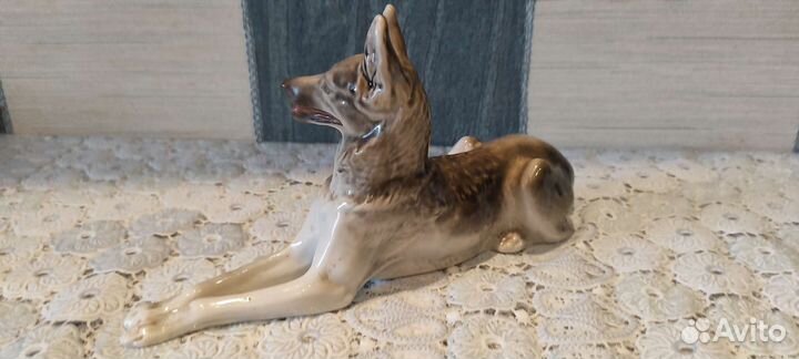 Фарфоровая статуэтка. Овчарка. лфз