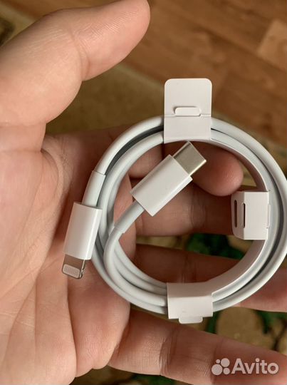 Зарядное устройство на iPhone оригинал