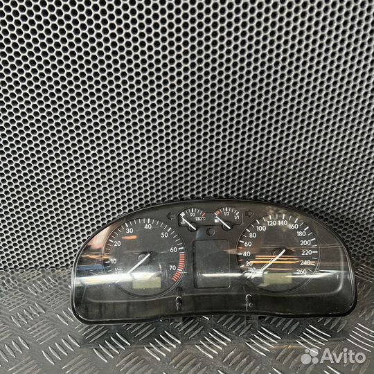 Панель приборов Volkswagen Passat