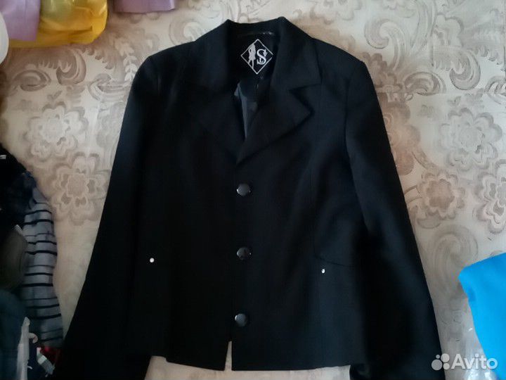 Сарафаны и пиджаки и брюки школьные