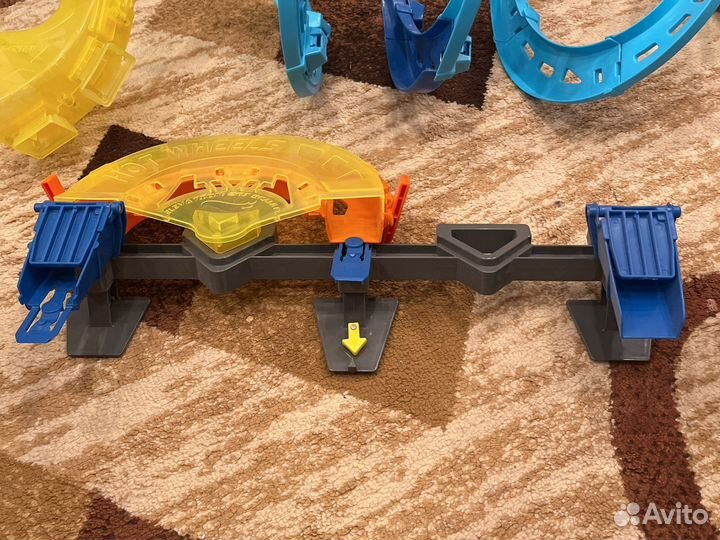 Hot wheels track builder sistem