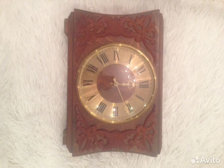 Настольные часы Весна