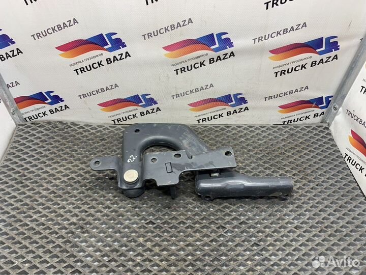 Петля подножки обслуживания правая Volvo FH