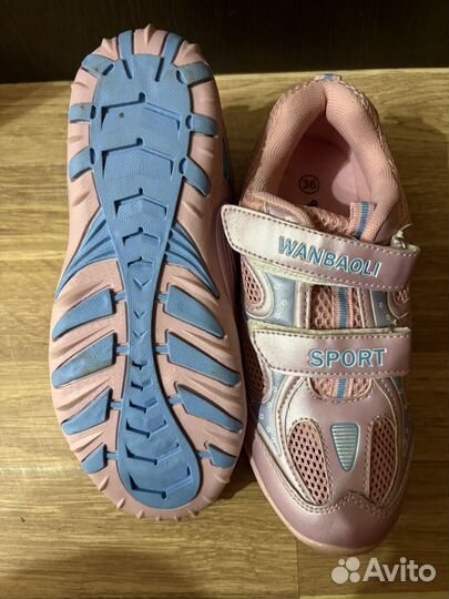 Кроссовки для девочки