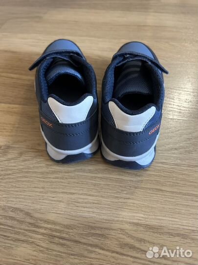 Кроссовки на мальчика geox, 33