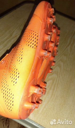 Футбольные бутсы