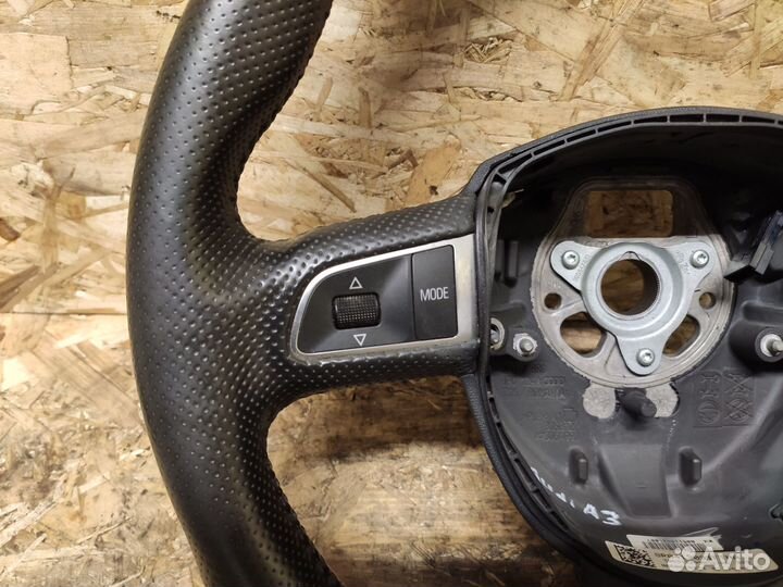 Руль с кнопками Audi A3 8P рестайлинг 2