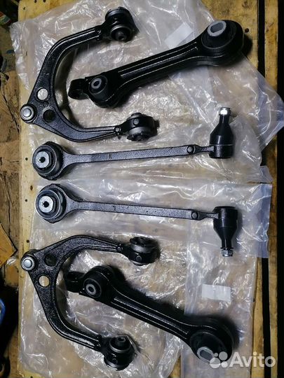 Комплект рычагов перед Dodge Challenger LC