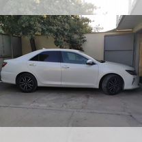 Toyota Camry 2.5 AT, 2017, 601 000 км, с пробегом, цена 2 050 000 руб.