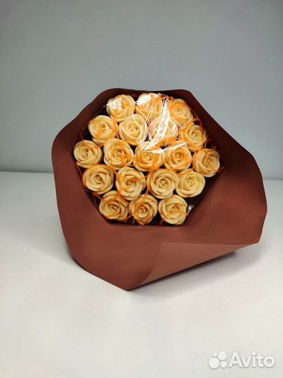 Букет - 19 Роз из Белого Шоколада