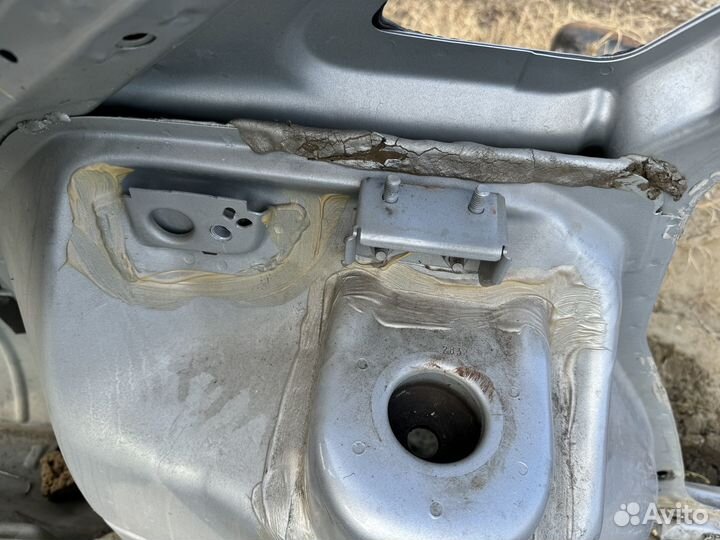 Заднее крыло машины