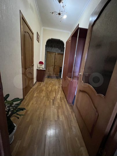 2-к. квартира, 65 м², 1/2 эт.