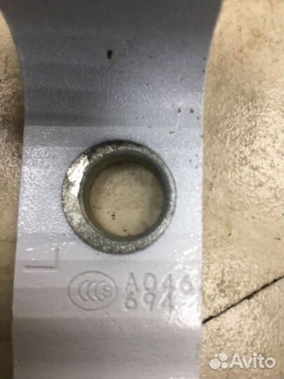 Петля двери передняя левая верхняя Lexus RX