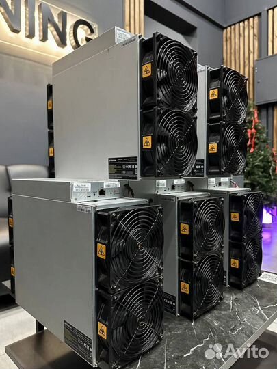 Antminer T21 190th б/у ув идеале