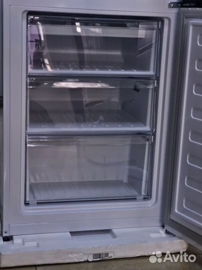 Холодильник с морозильником Beko B1rcsk402W белый