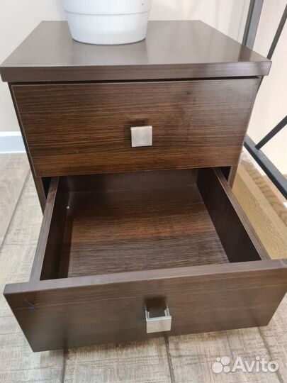 Тумба прикроватная