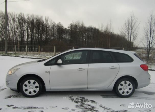 В разборе Opel Astra J 2011