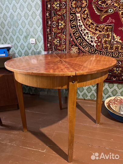 Стол круглый
