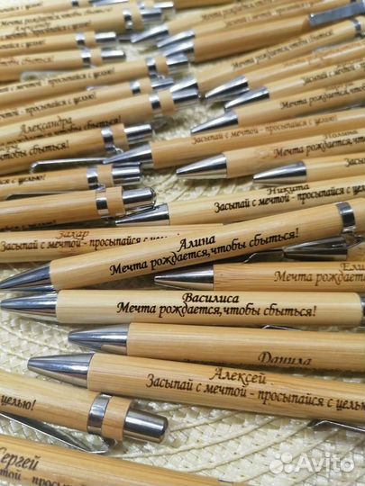 Деревянная, шариковая ручка с синим стержнем