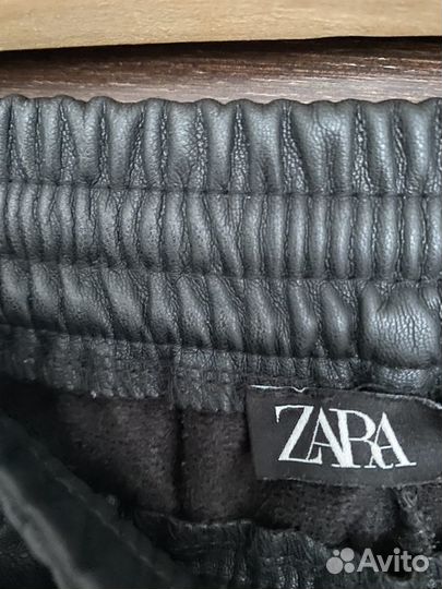 Брюки из эко кожи zara