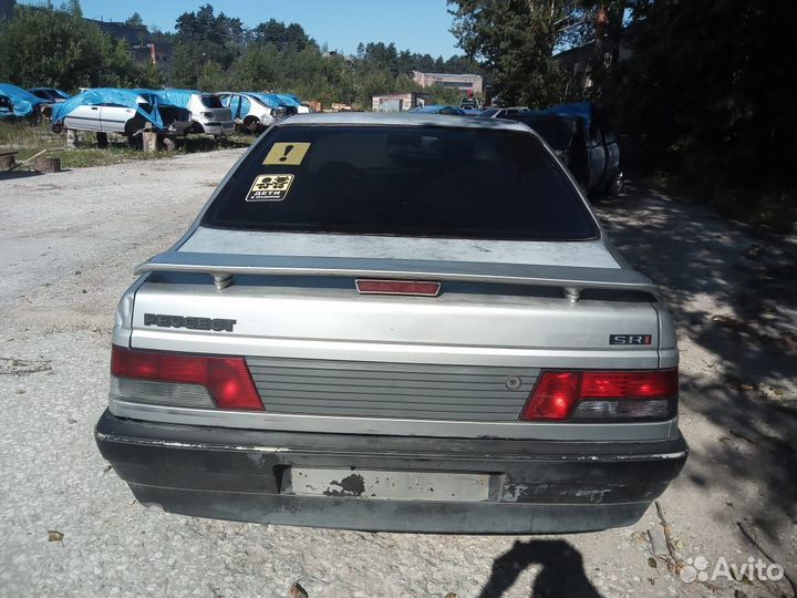 В разборе peugeot 405