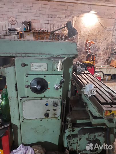 Фрезерный станок 