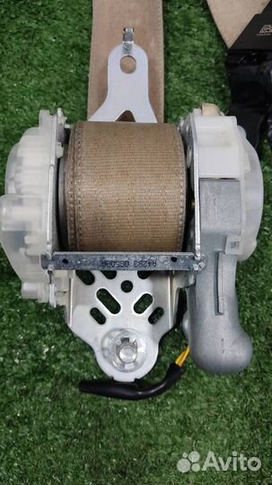 Ремень безопасности передний правый Subaru Tribec