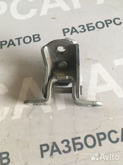 Петля двери верхняя задняя левая Nissan Almera N16