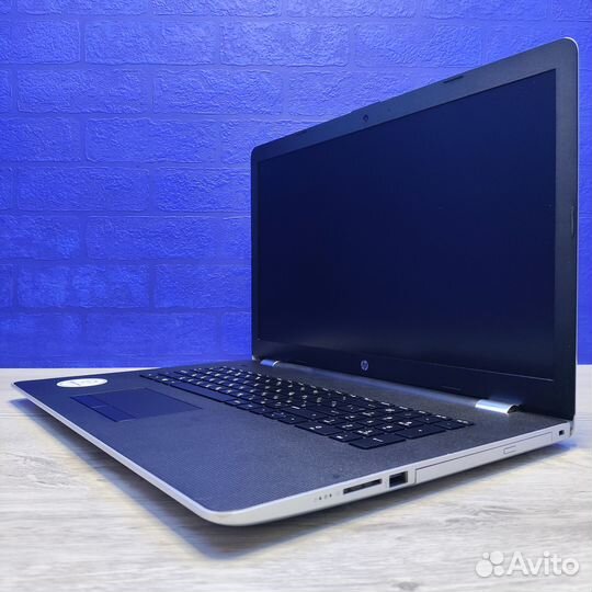 Ноутбук HP Laptop 17-ak057ur