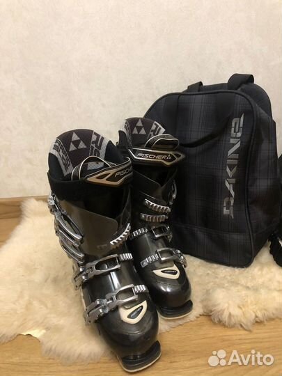 Горные лыжи с креплениями, палками, ботинки