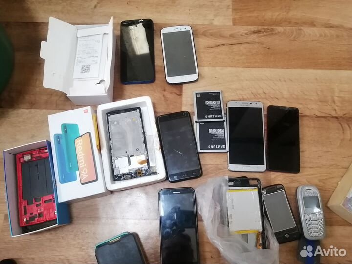Телефоны на запчасти или под восстановление