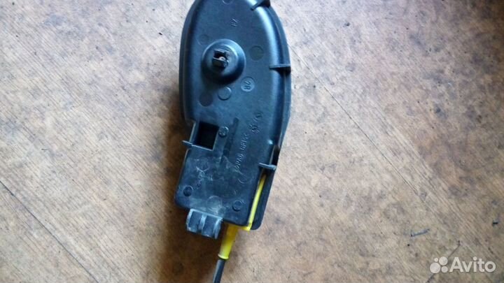 Замок двери пер.правый форд фокус 1