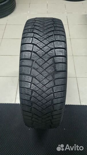 Pirelli Ice Zero FR 225/60 R18 104T