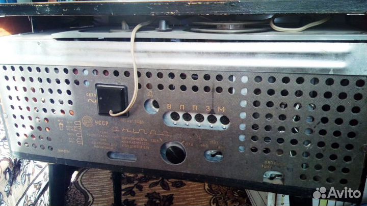 Катушечный магнитофон 