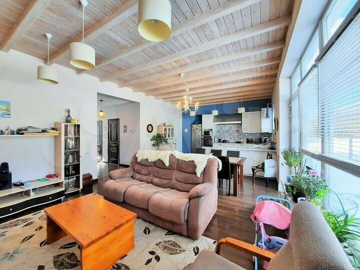 Дом 337,6 м² на участке 15 сот.