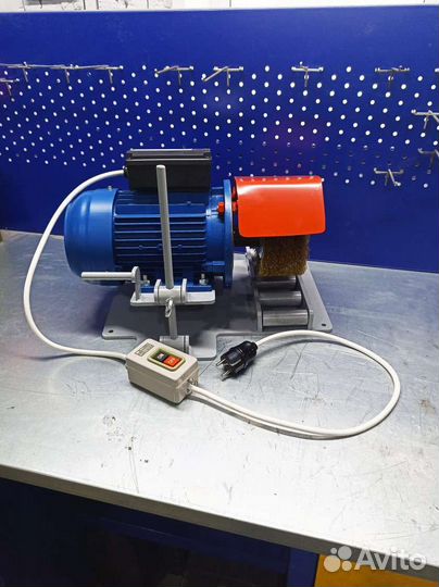 Станок для зачистки труб от ржавчины