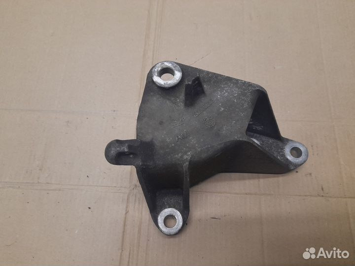 Кронштейн двигателя задний Opel Insignia 2008-2017